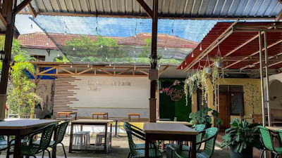 Salah satu sudut Kedai Teh DMR Tulungagung. (Foto: Bicarablitar.com)