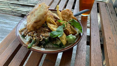 Salah satu pecel di Blitar.