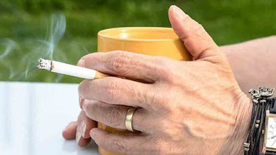 Ilustrasi kopi dan rokok. (Foto: Pixabay)