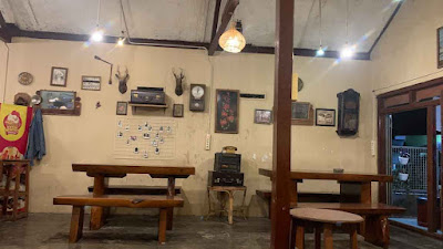 Salah satu sudut di Kopi Singgah.