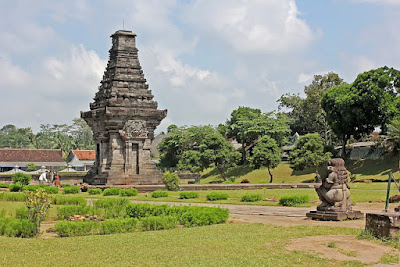 Lirik lagu Blitar Kawentar. (Foto: Pemkab Blitar)