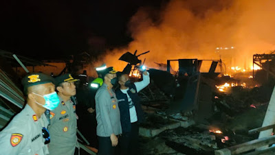 Kebakaran di Pasar Kesamben, Kabupaten Blitar. (Foto: Bicarablitar.com)