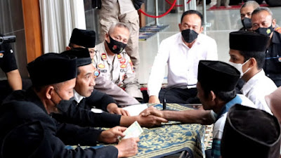 Pernikahan yang difasilitasi Polres Blitar.