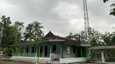Masjid Baitul Karim di Tawangsari Garum, Blitar.