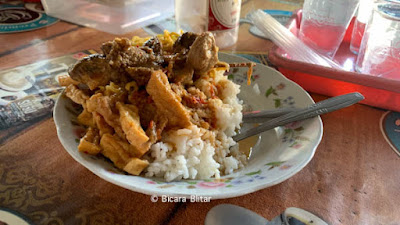 Warung Mak E di Jalan Kenari, Kota Blitar.