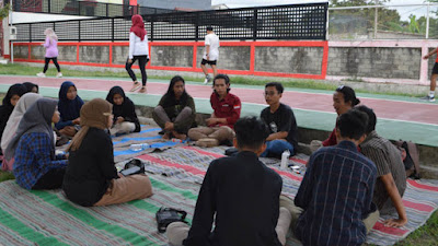 Diskusi yang digelar oleh LPM Bhanu Tirta UNU Blitar.