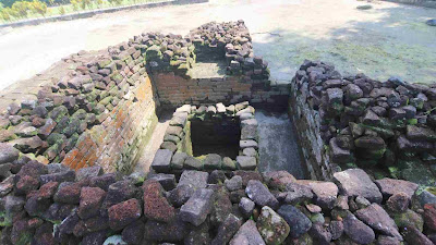 Candi Sumbernanas di Ponggok Blitar.