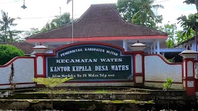Kantor Desa Wates di Kecamatan Wates, Kabupaten Blitar.