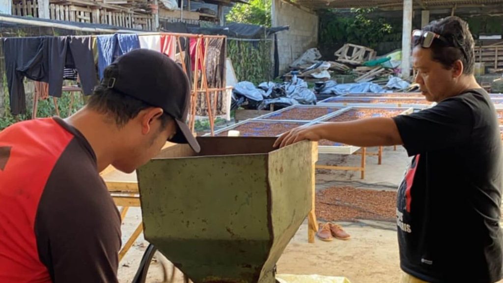 Ahrian Festyananda (44), pegiat kopi Blitar Raya.