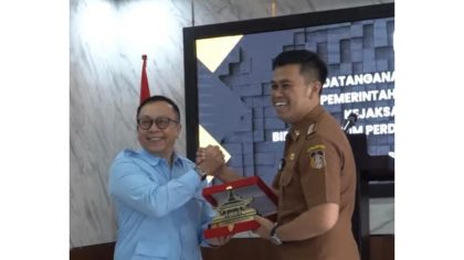 Wali Kota Blitar Syauqul Muhibbin dan Kepala Kejari Kota Blitar Baringin.