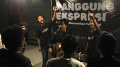 Tanasaghara saat di Pasar Legi, Kota Blitar, 3 Mei 2025. (Dok. PC PMII Blitar)