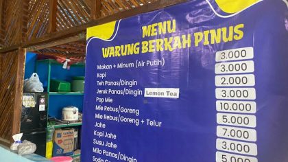 Sejumlah menu di Warung Berkah Pinus, Kanigoro Blitar. (Foto: Imam Taufiq/Bicarablitar.com)