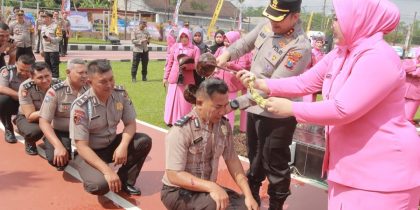 Upacara kenaikan pangkat di Polres Blitar. (Foto: Polres Blitar)