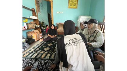Sosialisasi QRIS mahasiswa Universitas Trunojoyo Madura di Talun, Blitar.