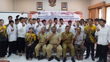 Pelatihan barbershop yang digelar oleh Disnaker Kabupaten Blitar.