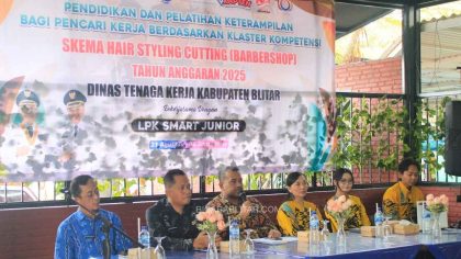 Pembukaan pelatihan barbershop yang digelar Disnaker Kabupaten Blitar.
