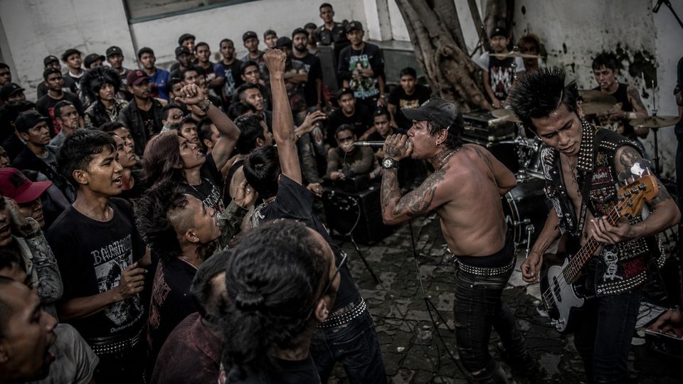 Endank Soekamti dan konsistensi merilis album lewat era Funraise