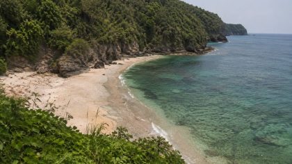Pasetran Gondo Mayit Blitar, pantai pasir putih tersembunyi di balik bukit