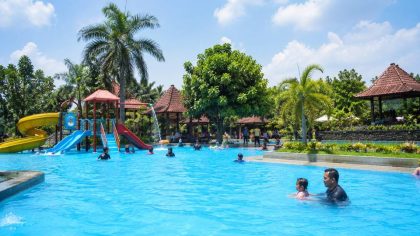 kolam renang blitar