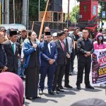 Aneh dan jarang terjadi, Wawali Blitar dan sejumlah anggota dewan demo soal KONI, ini kata pengurus cabor