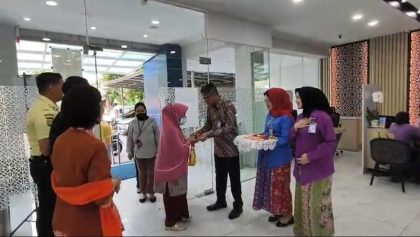 Semarak Hari Pelanggan Nasional, BRI BO Tanjung Priok sambut nasabah hangat berwastra